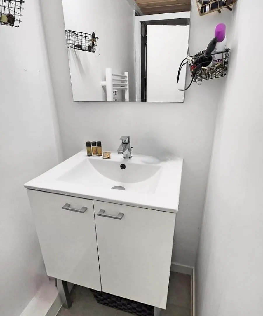 La Tiny House Apartment Villeurbanne France